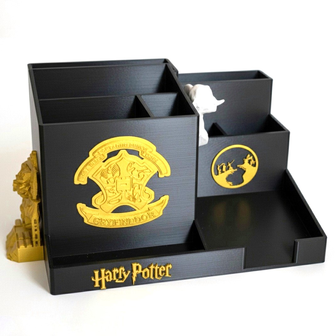 Hogwarts Castle & Crest Stationary Organizer - Image 9