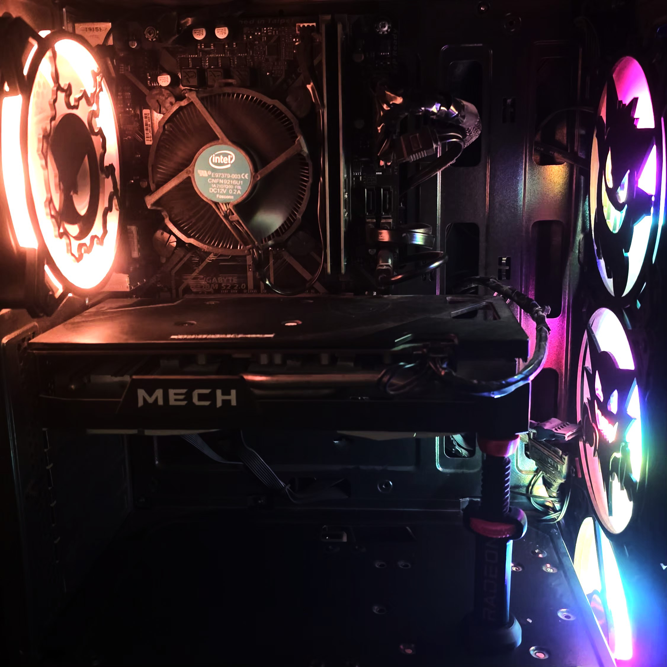 Bespoke Graphic Card Pillar with Custom Fan Shrouds - Image 7